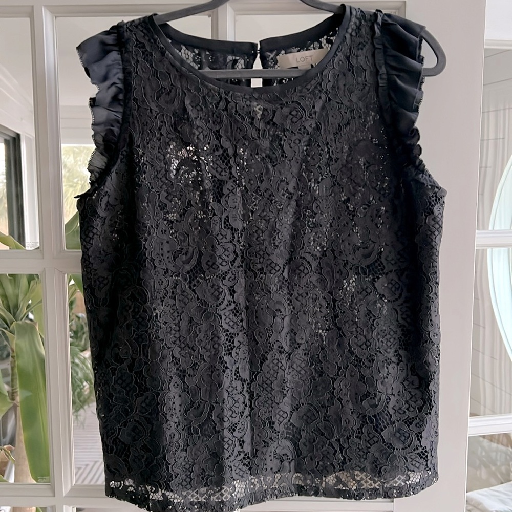 LOFT lace top with ruffle sleeves